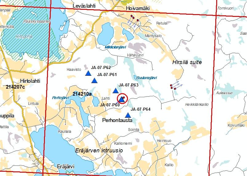 6 Katottomanvuoren kohteessa siirros erottuu maastossa jyrkkänä kallioseinämänä, jossa on kvartsijuonia.