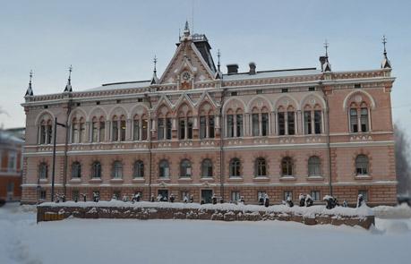12 3 KULTTUURITALO VALVE Kulttuuritalo Valve on Oulun kaupungin omistama oululainen kulttuurilaitos, joka sijaitsee Oulun keskustassa, Hallituskatu seitsemässä.