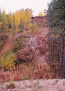 4.2 Vedenkulutusennusteet ja vedenottoluvat Pohjois-Karjalan vesihuollon yleissuunnitelmassa (Kärkkäinen 1997b) todetaan, että Juuan kunnan verkostoon liittyneiden asukkaiden vedenkulutus on