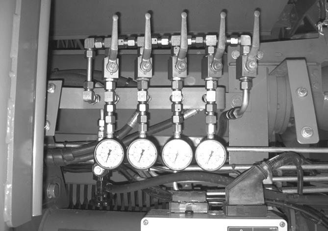 Pos: 233.19 /BA/Ersti nbetri ebnahme/ladewag en/z wangslenkung/systemdruck überprüfen_bil d Tridem Z X @ 239\mod_1395065961052_71.docx @ 1886032 @ @ 1 Pos: 233.