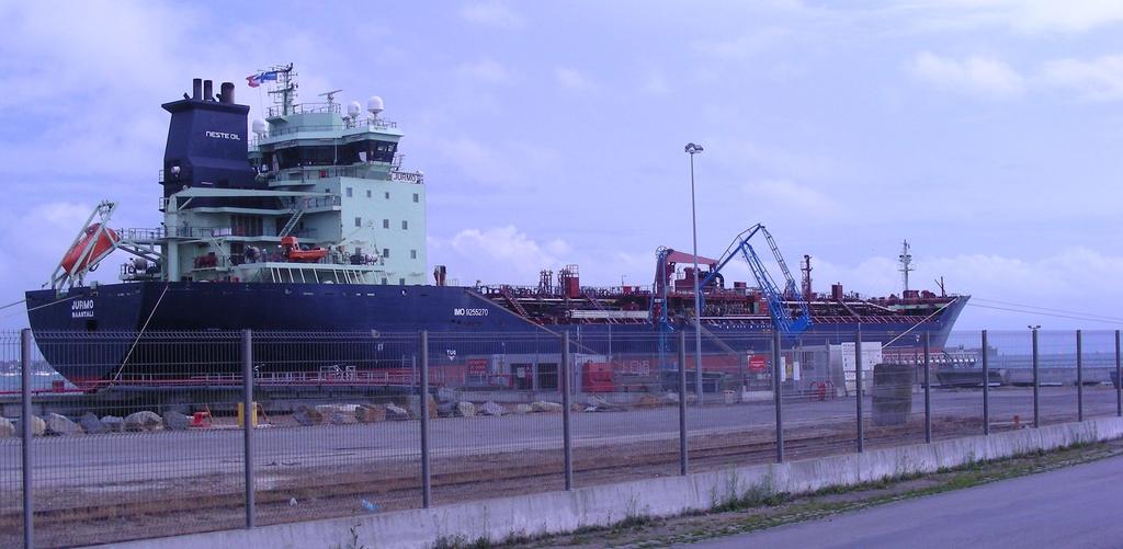 6 Kuva. M/T Jurmo (Ossi Sjöberg 202) 2JURMO 2.Alus-luokan esittely Purha-luokaan kuuluu 4 kappaletta 25000 DWT:n öljytuote- ja kemikaalitankkereita, Purha, Jurmo (kuva ), Futura ja Neste.