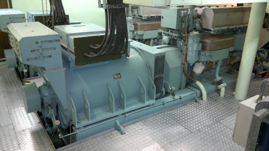 8 2.3 Sähkön tuotanto 2.3.Dieselgeneraattorit Aluksessa on 3 kappaletta 200kVA dieselgeneraattoreita (kuva 3), joita ajetaan tarpeen mukaan, 2 tai 3 kappaletta rinnakkain.
