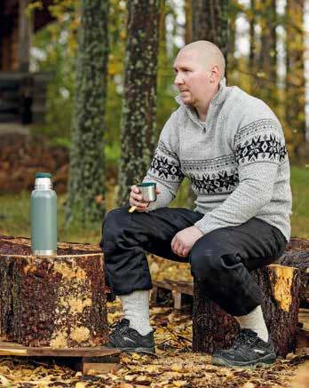 ilmavan ja samalla hengittävän ollen samalla pehmeä ja KUTIAMATON TODELLINEN THERMO-SUKKA, joka on hyvin istuva,