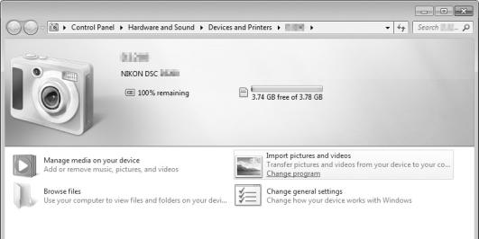 ViewNX 2:n käyttö Kopioi kuvia tietokoneelle Varmista ennen jatkamista, että olet asentanut mukana toimitetun ViewNX 2 -CD-levyn ohjelmiston (0 151). 1 Liitä USB-kaapeli.