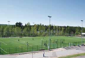 Hyvät puitteen harrastuksiin ja vapaa-ajan viettoon antavat tekonurmikenttä, tenniskentät, kuntosali sekä hyvät hiihtoladut.