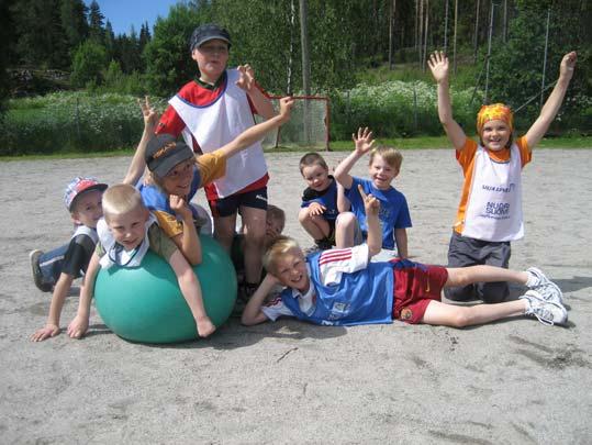 KESÄN KUNTOKAUSI KUTSUU KUNTOILEMAAN! Unelmat liikkeelle kuntoillen - kuntokampanja Kuntokausia on kolme Kevään kuntokampanja Kevein askelin uuteen vuoteen 1.1.-30.4.