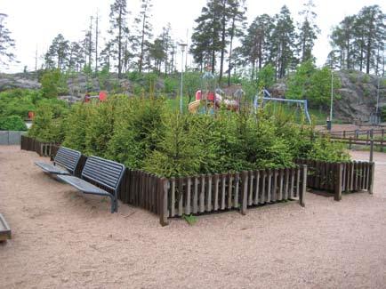 PUISTOT kutsutaan. Eivät kutsu käyttämään niitä. Lasinsirut olisi kiva saada pois kallioilta, jotta niillä voisi istuskella.