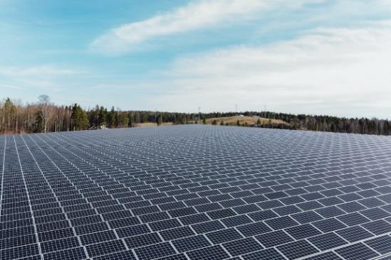 Sähköjärjestelmän optimointi KIVIKKO Loistehon kompensointi Kivikon hiihtohallin