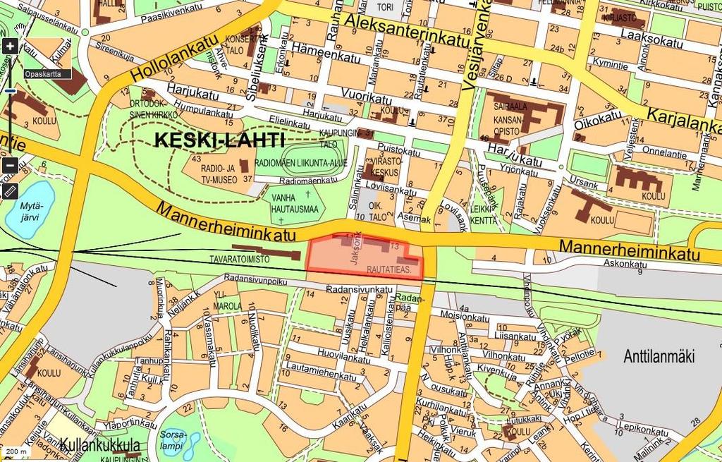 ja asemakaavan muutos laaditaan Lahden kaupungin aloitteesta. SUUNNITTELUALUE Mannerheimintien/VT12 eteläpuolella rajoittuen rautatieasemaan, ja ns. tullin rakennuksen ympäristöön.