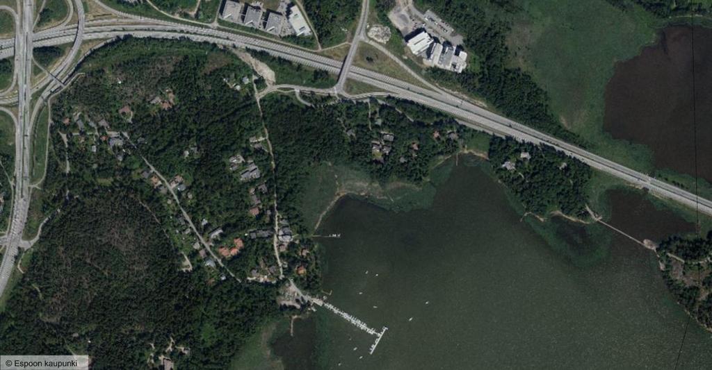8 (28) Alueen pinta-ala on noin 130 ha, josta vajaa puolet on vesialuetta. Alueella on venesatama, Gallen-Kallelan museo, noin 70 omakotitaloa ja 220 asukasta.