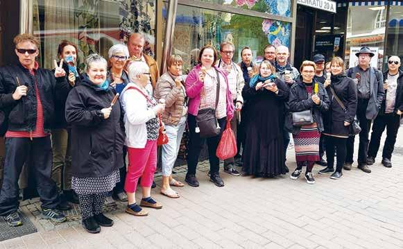 Taimissa tapahtunutta kuva: Ritva Merinen Taimin vapaaehtoiset LOUNAALLA JA LEFFASSA Taimin vapaaehtoisten kevään virkistäytymispäivänä kävimme yhdessä lounaalla Ravintola Haraldissa.