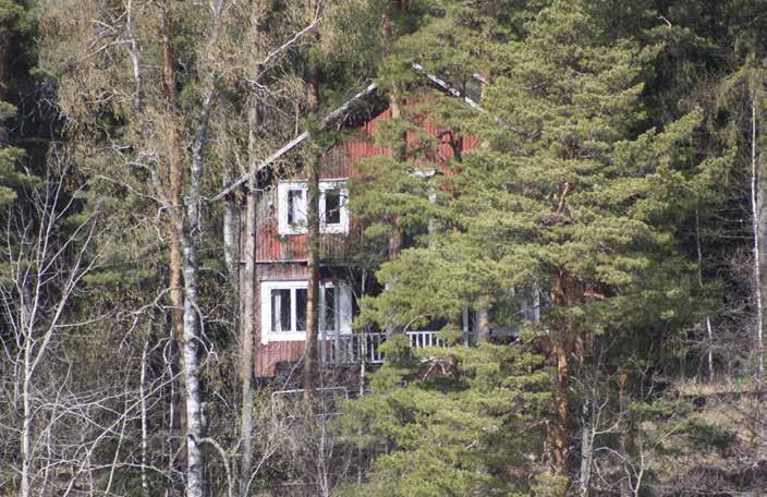 Haaparanta (Haapaniemi 33 ) on Jussilan vanha torppa, joka myytiin näyttelijä Emil Falckille vuonna 1893. Paikka on yhä hänen perikuntansa omistuksessa.