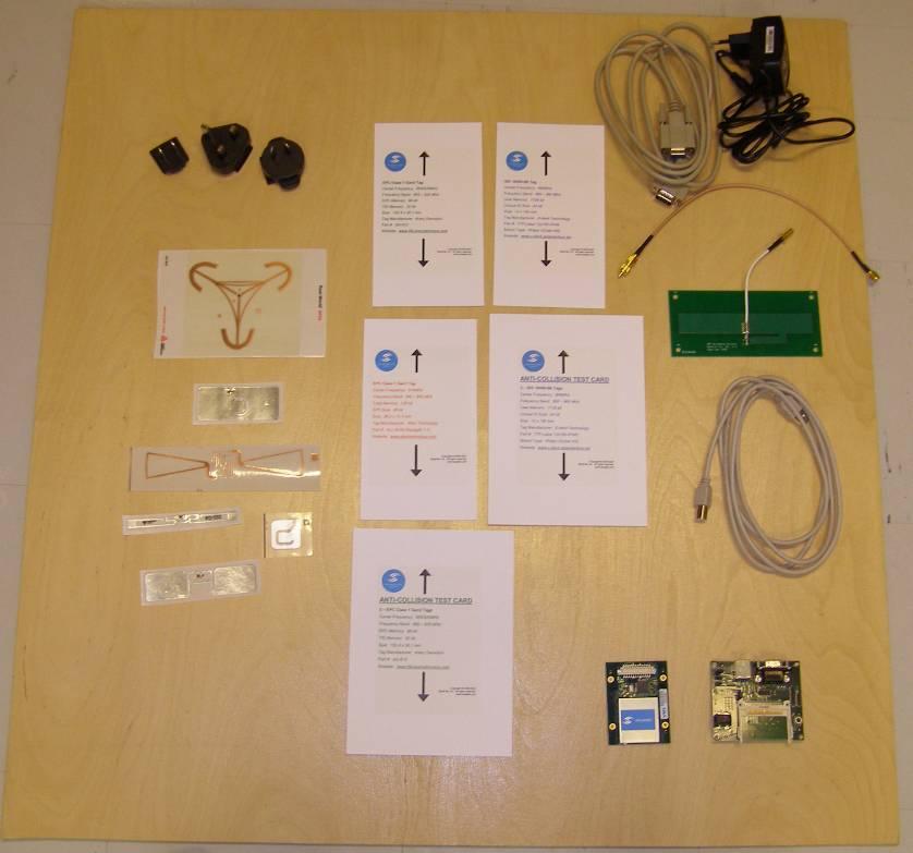 TAMPEREEN AMMATTIKORKEAKOULU TUTKINTOTYÖ 43 (52) 6 Lukijan suunnittelu ja toteutus Tämän tutkintotyön tavoitteisiin kuuluvan uuden RFID-lukijan suunnitteluun käytettiin SkyeTekin M9 Developer Kit