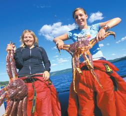 KIRKKONIEMI / KIRKENES / SØR-VARANGER Kirkkoniemi, vastakohtien matkakohde! Kaupunkimme sijaitsee kahden venäläisortodoksisen kirkon välissä.