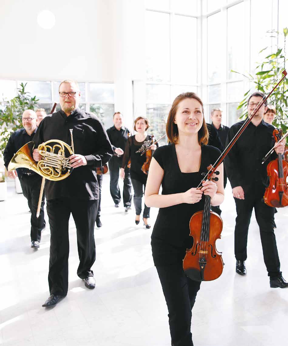 LAPSET JA NUORET Oulu Sinfonian päiväkonsertit ovat päiväkoti-, koululais- ja opiskelijaryhmille portti elävän orkesterimusiikin maailmaan noin oppitunnin mittaan räätälöidyissä konserteissa.
