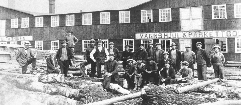 1940-luvulla toiminta laajeni, kun yritys ryhtyi valmistamaan vinyylilattioita.