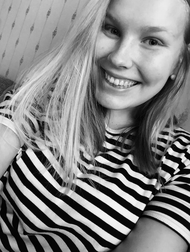 FUKSIVASTAAVAN TERVEISET Moikka uudet ihanat fuksit! Hurjan paljon onnea uudesta opiskelupaikasta! Nyt on teidän aika itkeä ilosta, kirkua ja soittaa äidille.