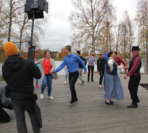 Kampanjan kuusi tanssihaaste-tanssia musiikkeineen valmistuivat myös elokuussa. Kampanjavideoita päästiin kuvaamaan loka- ja marraskuussa.