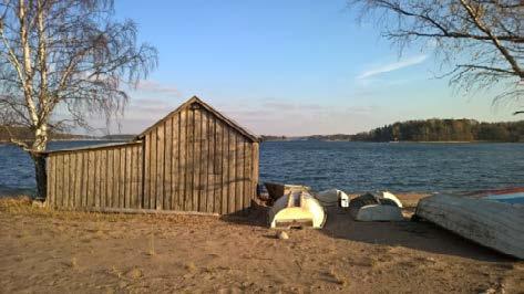 itälaidalla tehdasalueen takana on