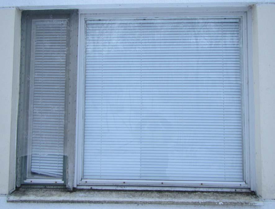 tutkimuksen yhteydessä, ja niiden vaikutus ikkunoiden uusimistarpeeseen tulee arvioida erikseen. 27 KUVA 8. Kohteen ikkunat ovat pääasiassa hyväkuntoiset.