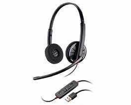 Bluetooth- ja USB-liitännät. Mukana kuljetuspussi.