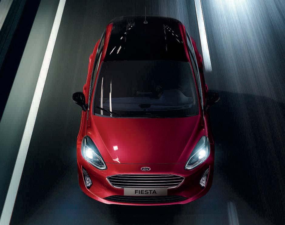 Saatavana on laaja valikoima katon, sivupeilien ja korin väriyhdistelmiä, joiden avulla voit korostaa täysin uuden Ford Fiestan