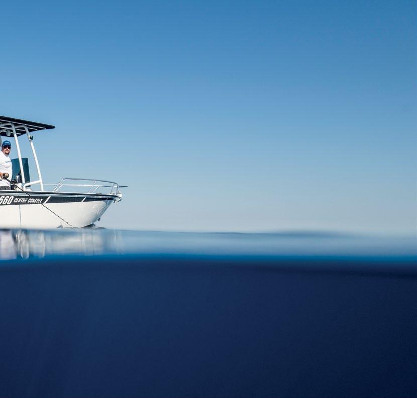 VALMIINA TOSITOIMIIN Uusissa Lowrance HDS Carbon -yksiköissä on erittäin selkeät, monikosketusta tukevat SolarMAX -HD-näytöt.