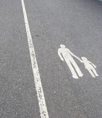 asfaltilla) tai kiviraidalla. Yhdistetty jalankulku- ja pyöräilytie, ei erottelua [3,0 4 m] Pyörätien jatke korotettuna.