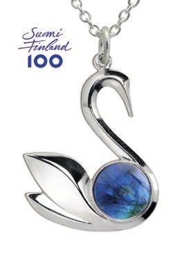 Juhlavuoden ajan korut merkitään Suomi 100 vuotta -kaiverruksella. Design Sami Viitasaari, Taigakoru. Myynnissä: Taito Shop Helsky.