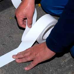 Katso tuotteiden hinnat www.sareskoski.com ALUERAJAUKSEN TURVATEIPIT PermaLine Maailman tiukimmat aluerajausteipit PermaLine on materiaaliltaan erittäin lujaa teollisuusluokan PVC:tä.