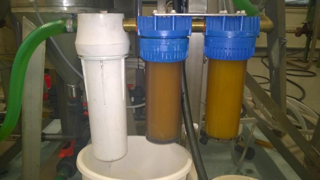 KUVA 18. Prosessorin suodatinpaketti Laboratoriokoejaoissa pesty biodiesel imusuodatettiin, koska lopputuotetta oli vain 200 millilitraa.