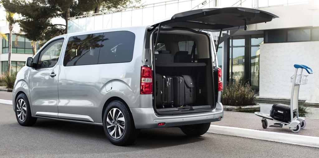 Monikäyttöinen ja helposti muunneltava CITROËN SPACETOURER SHUTTLE on tarjolla kolmena eri versiona, XS, M ja XL.