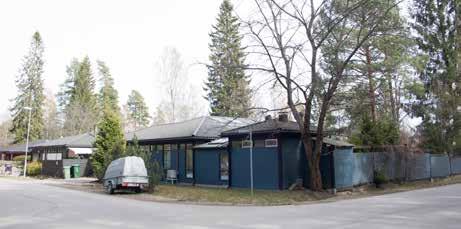 41 Kanervatie 7:n kaksikerroksinen Bungalow-talo on säilyttänyt ulkoasunsa kattomuodon muutosta lukuunottamatta varsin hyvin.