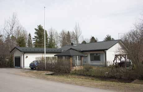 Ikkunajako on vielä alkuperäistä tyyliä. 41_lahela_sinivuokko_IMG_7136.jpg 41.