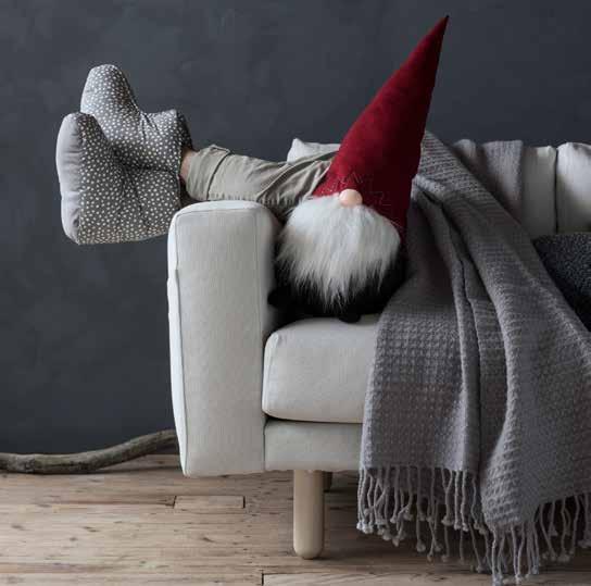 Kork. 75cm. Joulupukki 703.553.18. VINTER 2017 -riippukoriste 5,99/2 kpl. 100% polyesteria.