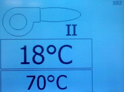 Ylimmällä rivillä on näkyvissä tämän hektinen lämpötila. Toisella rivillä on asetettu lämpötila. Lämpötilaa voidaan muuttaa + tai näppäimellä. 7.1.2.