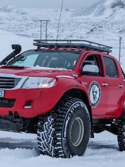Ajoneuvoja käytetään maailman ankarimmissa ympäristöissä: jäätiköillä, Etelänavalla ja Euraasian pohjoisimmissa osissa Nokian Tyres Polar Expedition -kulutuspintasekoitus