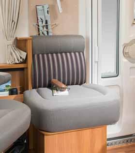 03 H H H H H TOP Miellyttävässä Lounge-ryhmässä on tilatarjonta yhtä suuri kuin monipuolinenkin.