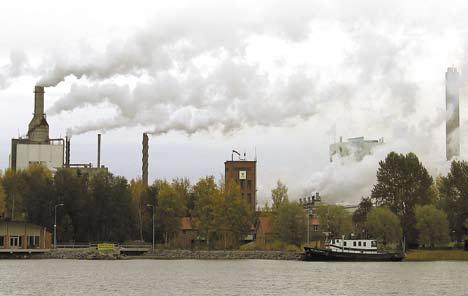 Teemu Huovinen Marita Björkström Eräiden vaarallisten aineiden pitoisuudet vesiympäristössä ovat alentuneet selvästi päästörajoitusten ja käyttökieltojen ansiosta.