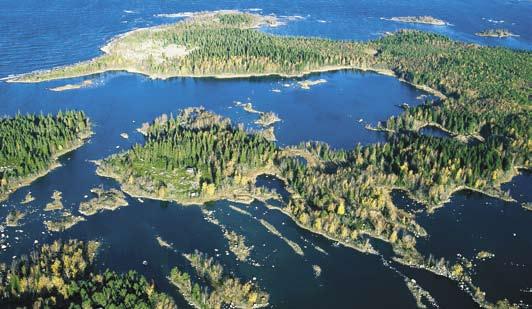 Merenkurkku ja pienet joet Merenkurkun alue muodostaa matalan kapeikon Selkämeren ja Perämeren välillä. Kapeikossa on runsaasti saaria, joista suurin on Raippaluoto.