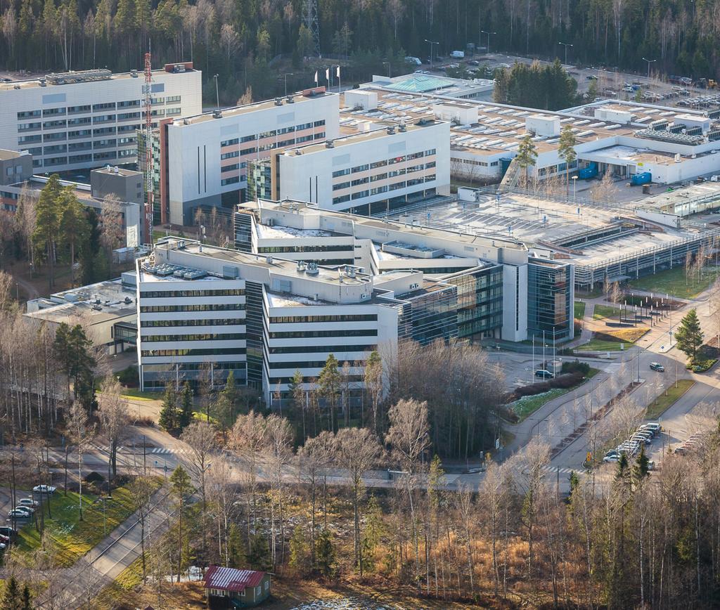 130 hengen auditorio vuokrattavissa rakennuksen ensimmäisessä kerroksessa.