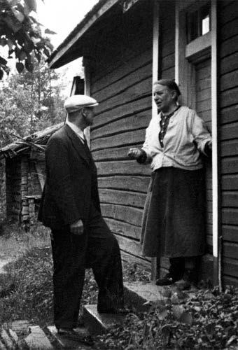 Eläkelaitoksesta Kelaksi Vuonna 1937 säädettiin ensimmäinen kansaneläkelaki. Samana vuonna perustettiin Kansaneläkelaitos huolehtimaan kansaneläkkeiden maksamisesta.