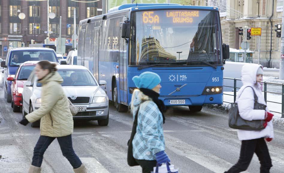 13 2. Päätepysäkkipalvelu Päätepysäkkipalvelulla tarkoitetaan liikennöintisopimuksissa määriteltyjä bussin tai raitiovaunun toimintoja, jotka vaikuttavat matkustajalle tarjottavan