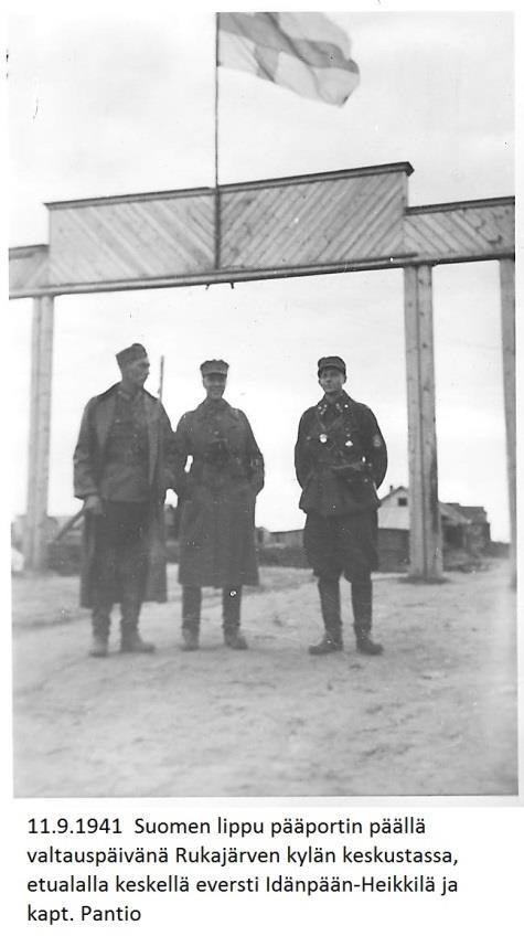 Rukajärven valtaus II/KTR18 sotapäiväkirja: 11.9.41 klo 15:45 ilmoitettiin, että Rukajärven kauppala oli vallattu. Maj. Majewskin miehet vetivät siniristilipun riemuportin tankoon.