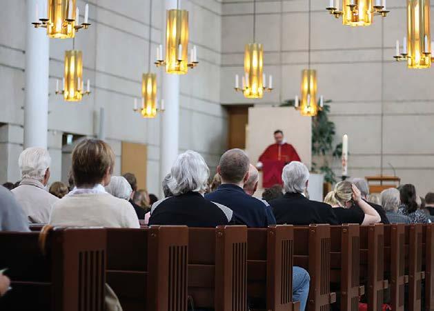 Messu joka sunnuntai Vietämme Lauttasaaren kirkossa messua eli ehtoollisjumalanpalvelusta sunnuntaisin ja juhlapyhinä klo 11.