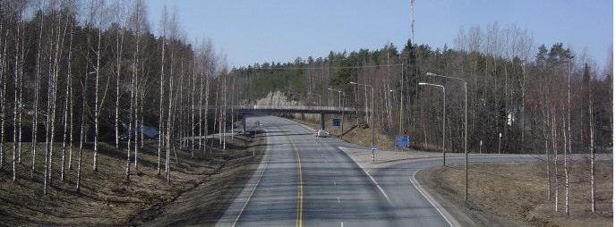 SUUNNITTELUALUE - 2 -suunnittelualueen molemmat päät esikaupunki/taajamaympäristöä -pääosin metsämaisemaa -varsinaisella suunnittelualueella ei arvokkaaksi