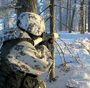 Saapumiserän 2/16 sotilaspoliisijoukkue ampui samassa harjoituksessa loppuammuntansa.