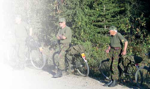 Huhtikuun alkupuolella 1943 vihittiin käyttöön suomalaisten pioneerien 1942-1943 rakentama kapearaiteinen rautatie Äänislinna-Syväri välille, pituus noin 80 km.