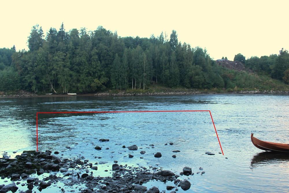 20 Virrannopeus vaihteli koealalla 0,2 0,7 m/s välillä. Kalastetun alueen keskisyvyys oli 35 cm. Veden lämpötila oli 19 astetta. Kuva 14.