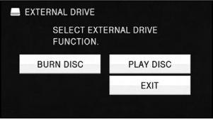 A Mini AB USB-kytkentäkaapeli (toimitetaan laitteen VW-BN1 mukana) B DVD-kirjoitin (lisävaruste) Työnnä liitinpistokkeet niin pitkälle, kuin ne menevät. 4 Laita levy DVD-kirjoittimeen.